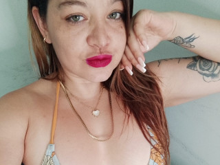 Alter: 34 / Waage - Alter: 165 / normal - Geschlecht: weiblich - Ausrichtung: bisexuell - Haare: braun / sehr lang - Piercing:  - bewebmaster-Alter: B - Hautfarbe: weiss - Augen: grün - Rasur: vollrasiert